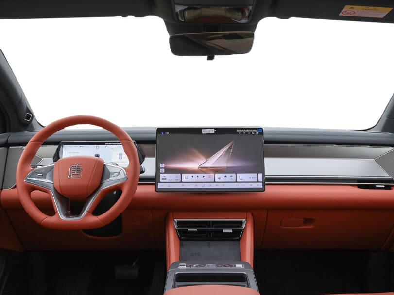 BYD Tang L — Interior